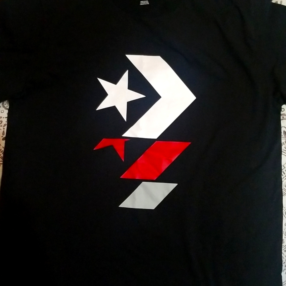 Men's converse Tshirt size M